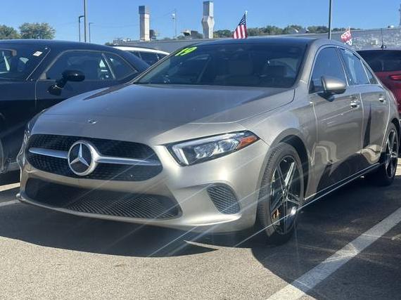 MERCEDES-BENZ A-CLASS 2019 WDD3G4FB9KW003431 image