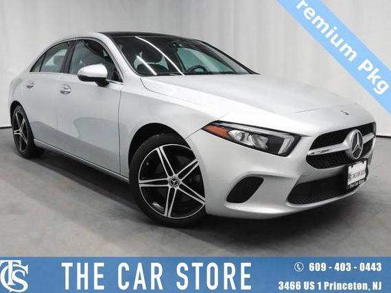 MERCEDES-BENZ A-CLASS 2019 WDD3G4FB7KW014332 image