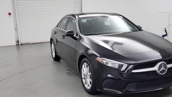 MERCEDES-BENZ A-CLASS 2019 WDD3G4EB8KW026717 image