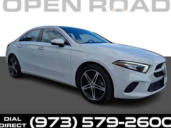 MERCEDES-BENZ A-CLASS 2019 WDD3G4FB1KW026525 image