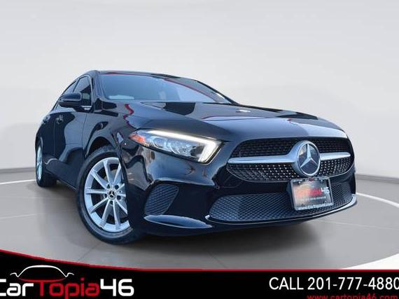 MERCEDES-BENZ A-CLASS 2019 WDD3G4FB8KW015795 image