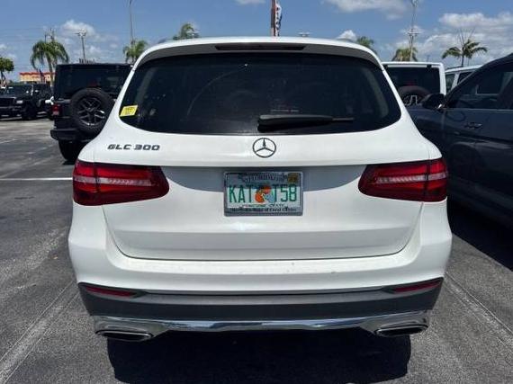 MERCEDES-BENZ GLC-CLASS 2019 WDC0G4JB8KF619541 image