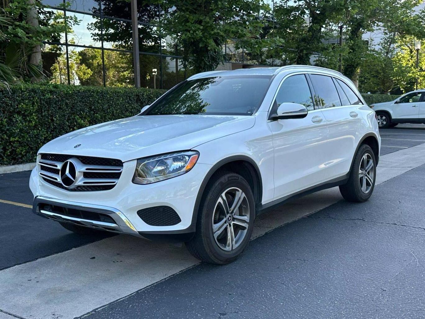 MERCEDES-BENZ GLC-CLASS 2018 WDC0G4JB1JV014961 image