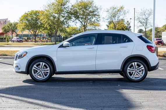 MERCEDES-BENZ GLA-CLASS 2019 WDCTG4GB4KJ624897 image