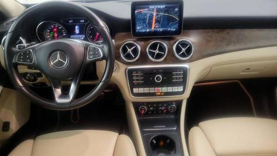 MERCEDES-BENZ GLA-CLASS 2018 WDCTG4GBXJJ444046 image