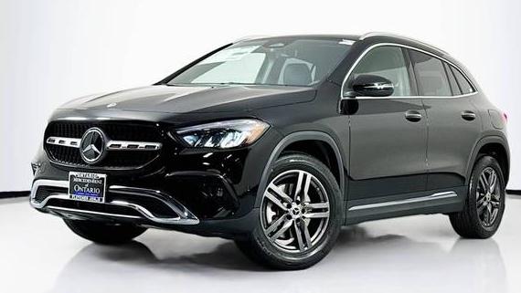 MERCEDES-BENZ GLA-CLASS 2025 W1N4N4GB8SJ638648 image