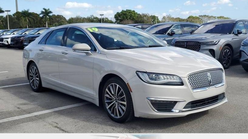 LINCOLN MKZ 2019 3LN6L5LU2KR621431 image