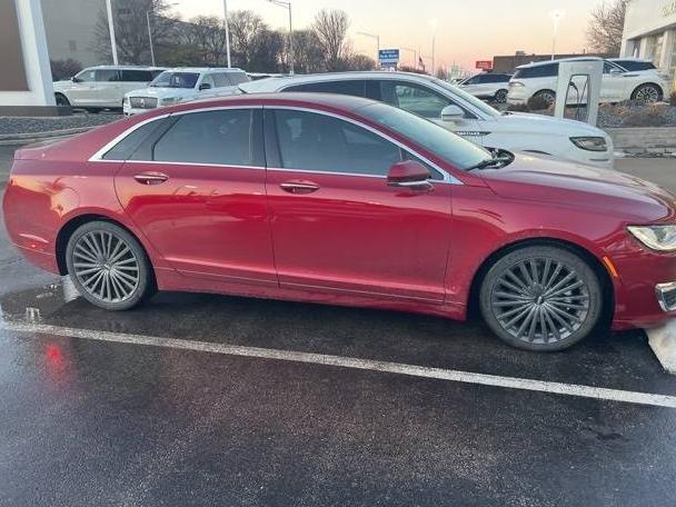 LINCOLN MKZ 2018 3LN6L5E91JR602490 image