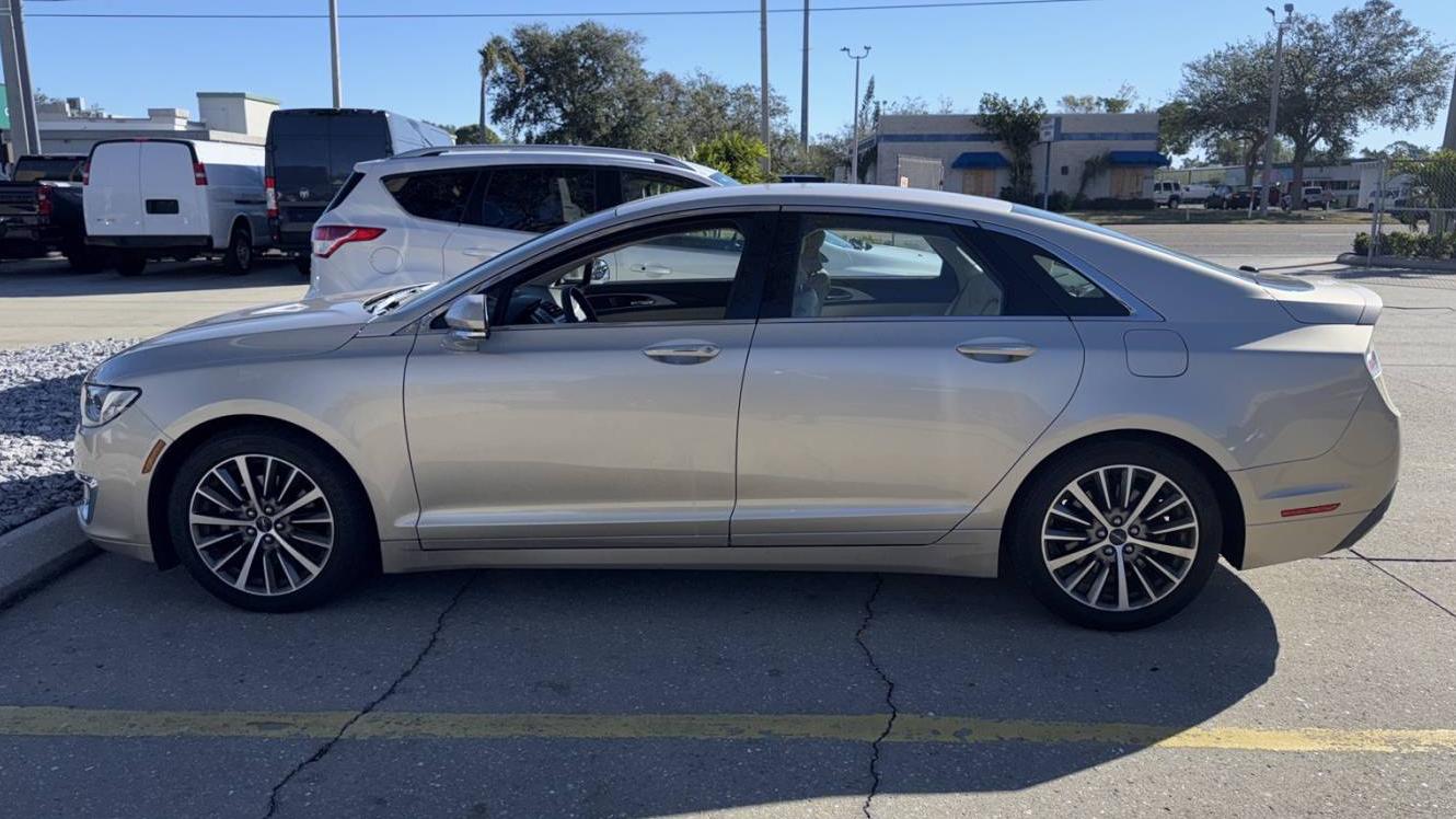 LINCOLN MKZ 2017 3LN6L5C93HR662705 image