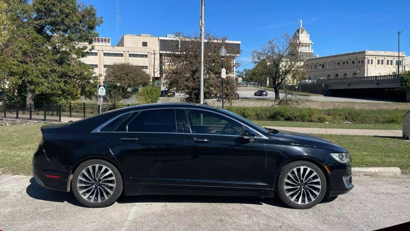 LINCOLN MKZ 2017 3LN6L5G96HR611435 image