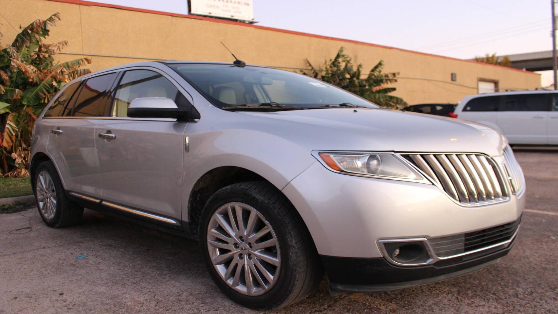 LINCOLN MKX 2011 2LMDJ6JK6BBJ27614 image