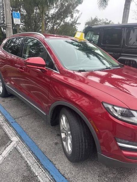 LINCOLN MKC 2019 5LMCJ2C92KUL43574 image