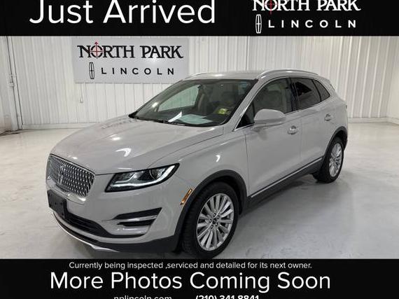 LINCOLN MKC 2019 5LMCJ1C96KUL04500 image