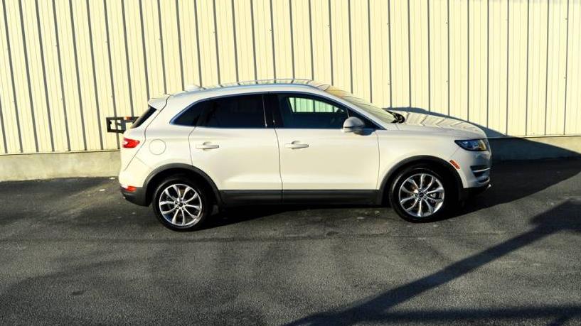 LINCOLN MKC 2019 5LMCJ2C9XKUL00648 image