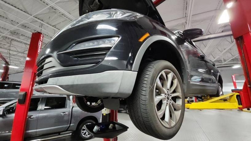 LINCOLN MKC 2018 5LMCJ2C93JUL04927 image LINCOLN MKC 2018 5LMCJ2C93JUL04927 image