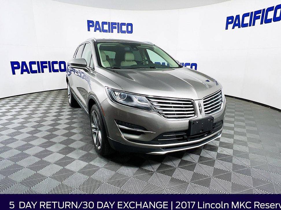 LINCOLN MKC 2017 5LMCJ3D95HUL57739 image