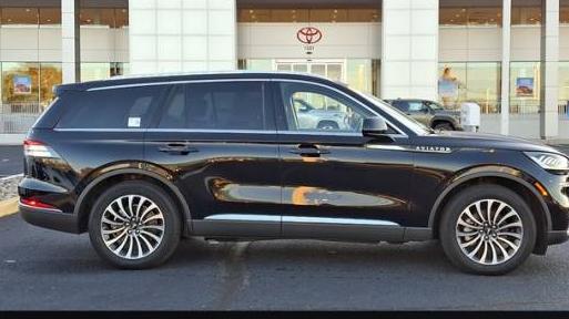 LINCOLN AVIATOR 2023 5LM5J7XC4PGL08035 image