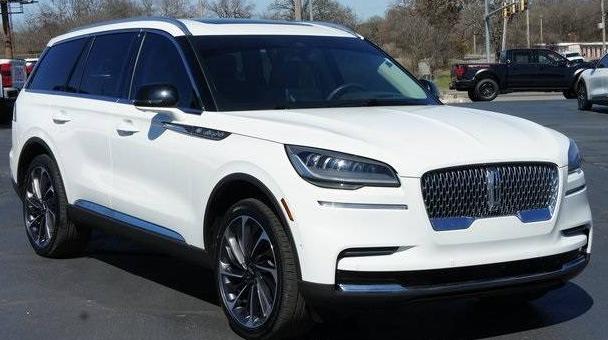 LINCOLN AVIATOR 2023 5LM5J7XC8PGL24657 image