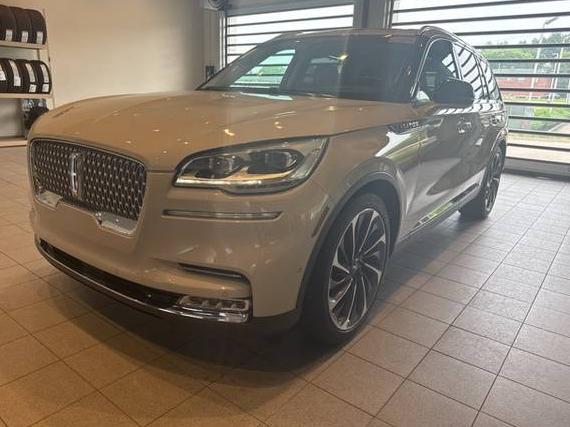 LINCOLN AVIATOR 2020 5LM5J7XC1LGL00355 image