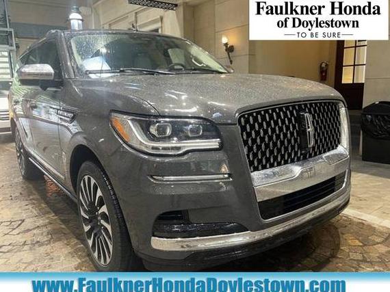 LINCOLN NAVIGATOR 2023 5LMJJ2TG2PEL03101 image