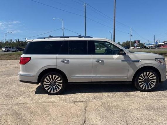 LINCOLN NAVIGATOR 2019 5LMJJ2LT5KEL25065 image LINCOLN NAVIGATOR 2019 5LMJJ2LT5KEL25065 image
