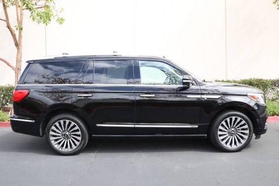 LINCOLN NAVIGATOR 2019 5LMJJ2LT2KEL17652 image