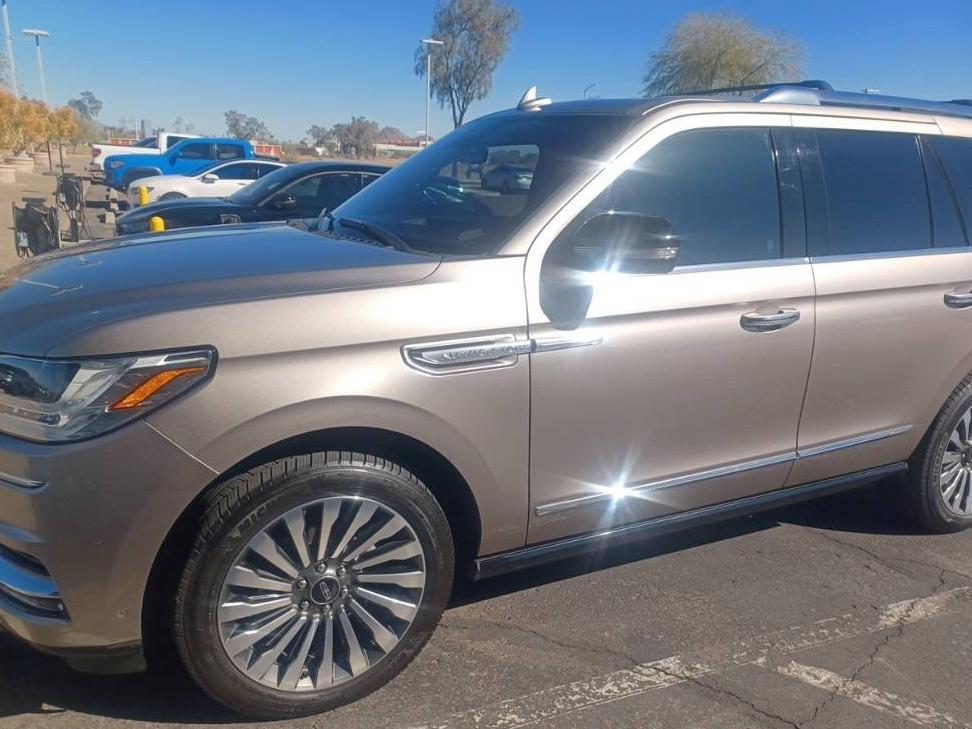 LINCOLN NAVIGATOR 2018 5LMJJ2LT9JEL18618 image