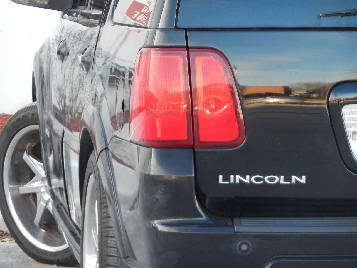 LINCOLN NAVIGATOR 2006 5LMFU28586LJ05492 image