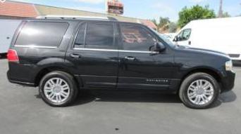 LINCOLN NAVIGATOR 2011 5LMJJ2H57BEJ06411 image