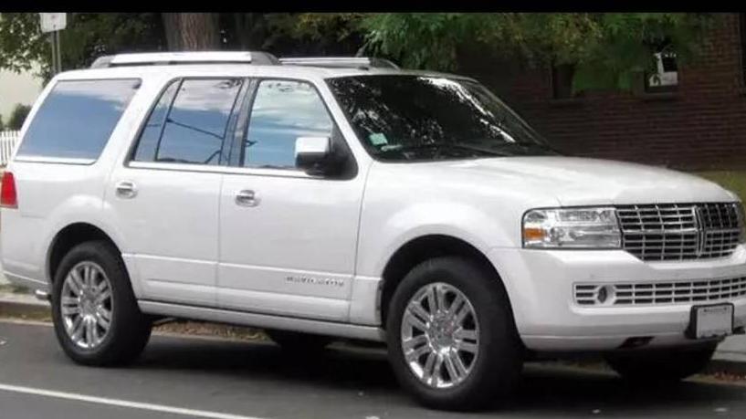 LINCOLN NAVIGATOR 2011 5LMJJ2J50BEJ01027 image