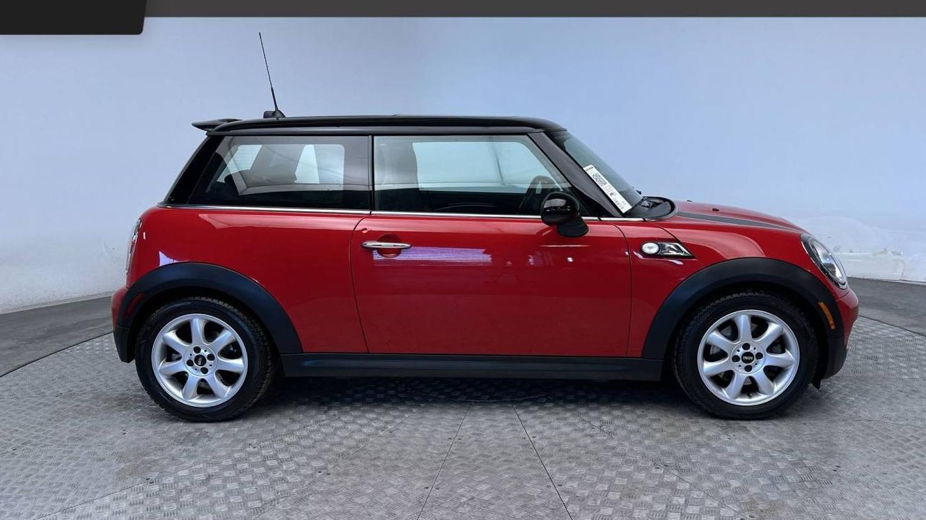 MINI COOPER 2007 WMWMF735X7TL87226 image