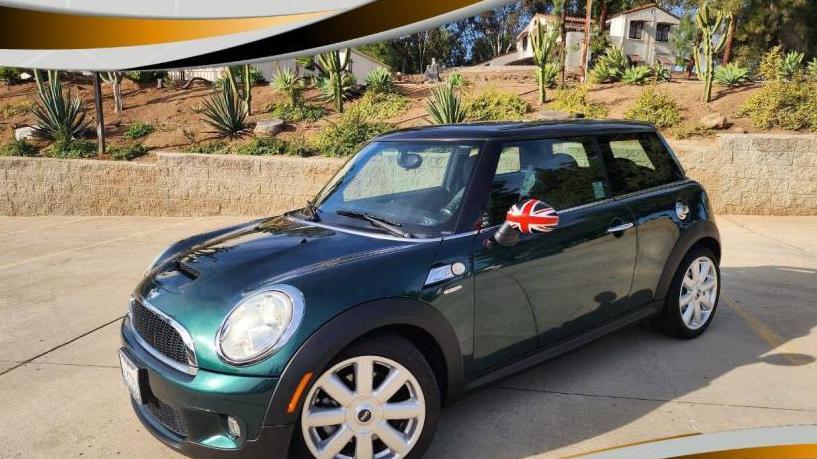 MINI COOPER 2010 WMWMF7C54ATZ69314 image