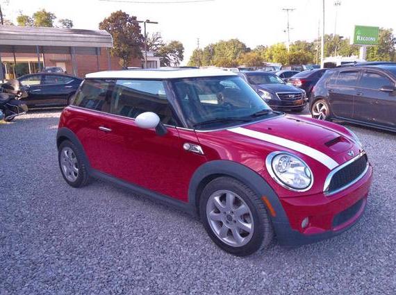 MINI COOPER 2010 WMWMF7C57ATZ69372 image