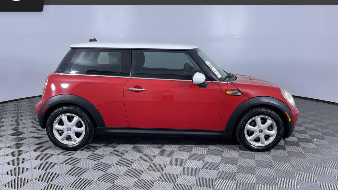 MINI COOPER 2010 WMWMF3C55ATZ61408 image