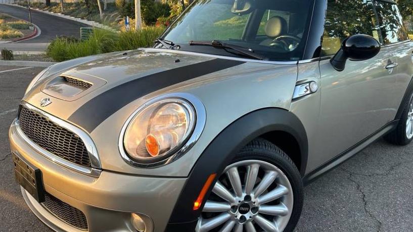 MINI COOPER 2010 WMWMF7C53ATZ71149 image