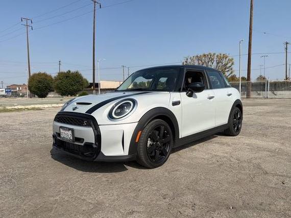 MINI HARDTOP 2023 WMW53DK06P2T53372 image