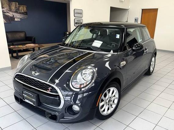 MINI HARDTOP 2016 WMWXP7C52G2A43733 image
