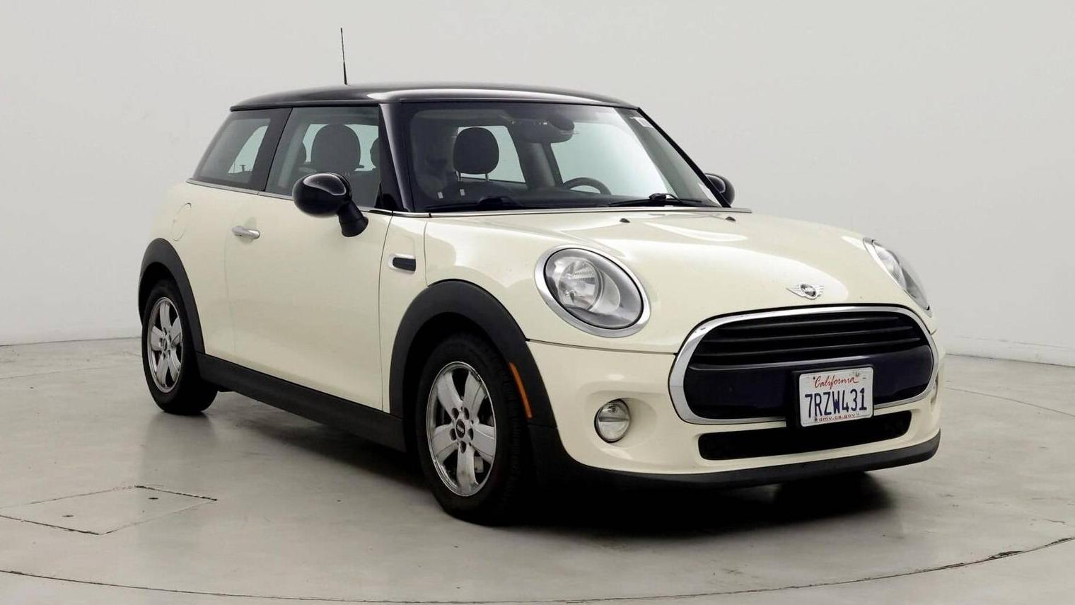 MINI HARDTOP 2016 WMWXP5C56G2D14247 image