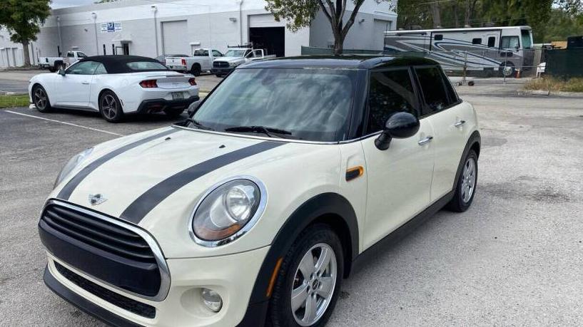 MINI HARDTOP 2016 WMWXU1C57G2D57285 image