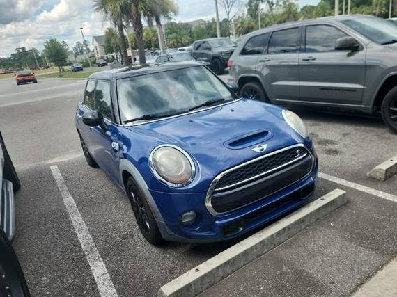 MINI HARDTOP 2016 WMWXU3C52G2B63209 image