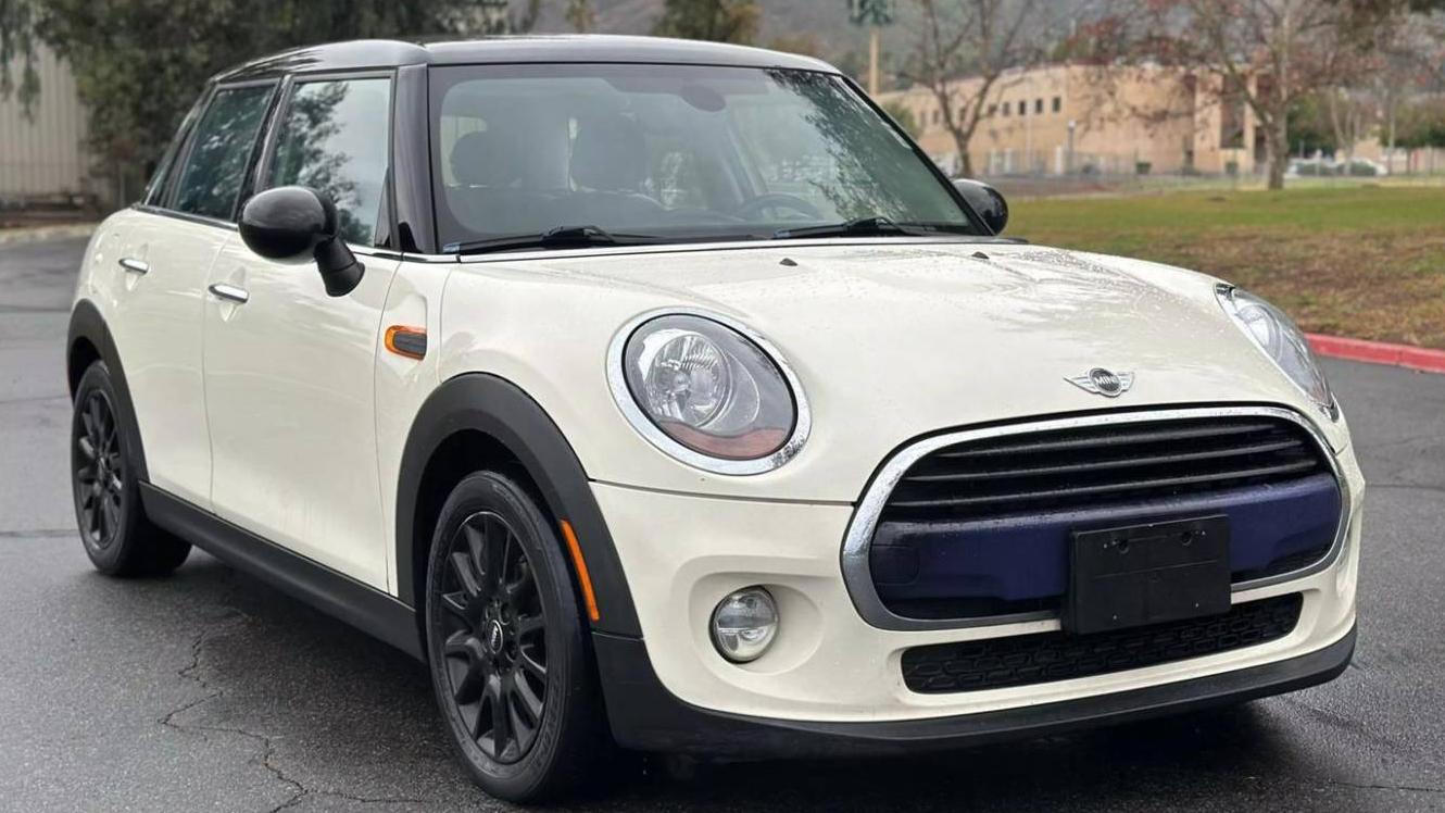 MINI HARDTOP 2016 WMWXU1C5XG2D11689 image