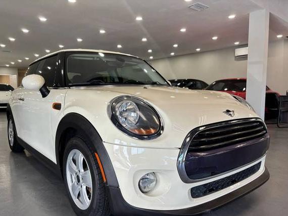 MINI HARDTOP 2019 WMWXP5C54K2H30886 image