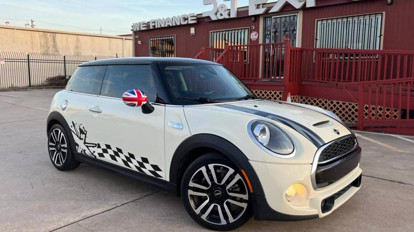 MINI HARDTOP 2019 WMWXP7C54K2A54077 image