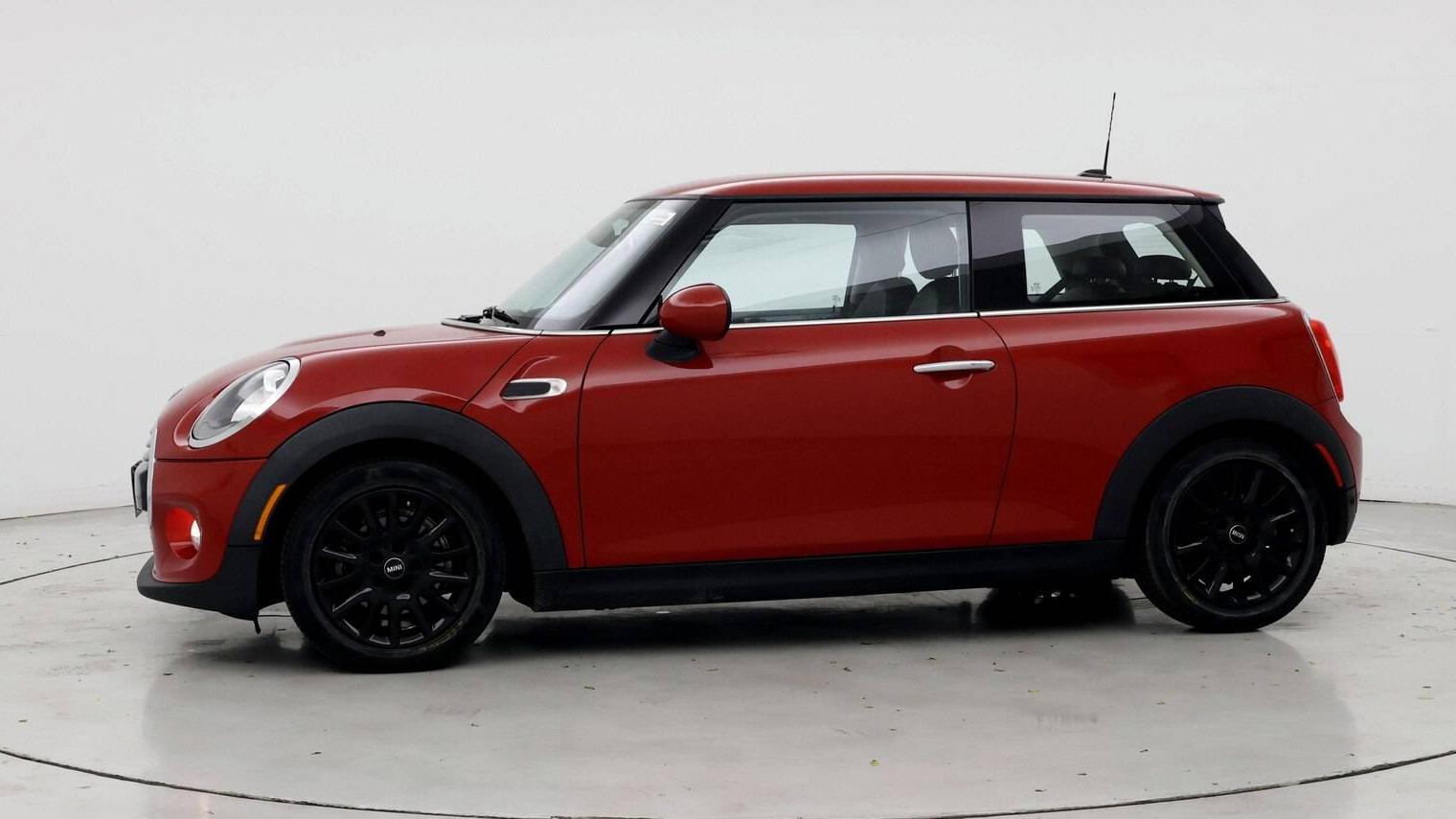 MINI HARDTOP 2018 WMWXP5C57J2G62145 image