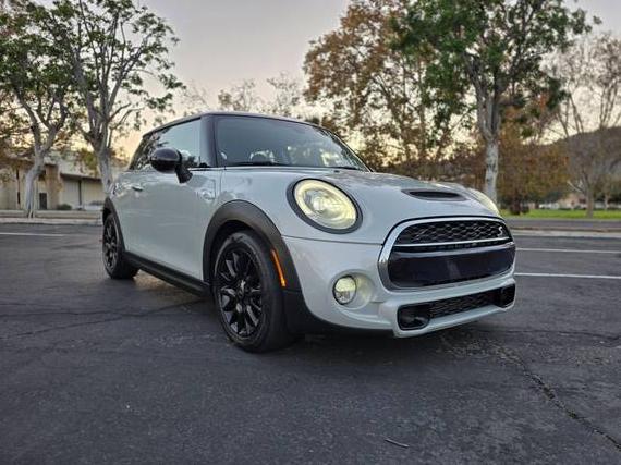 MINI HARDTOP 2018 WMWXP7C50J2A47786 image MINI HARDTOP 2018 WMWXP7C50J2A47786 image