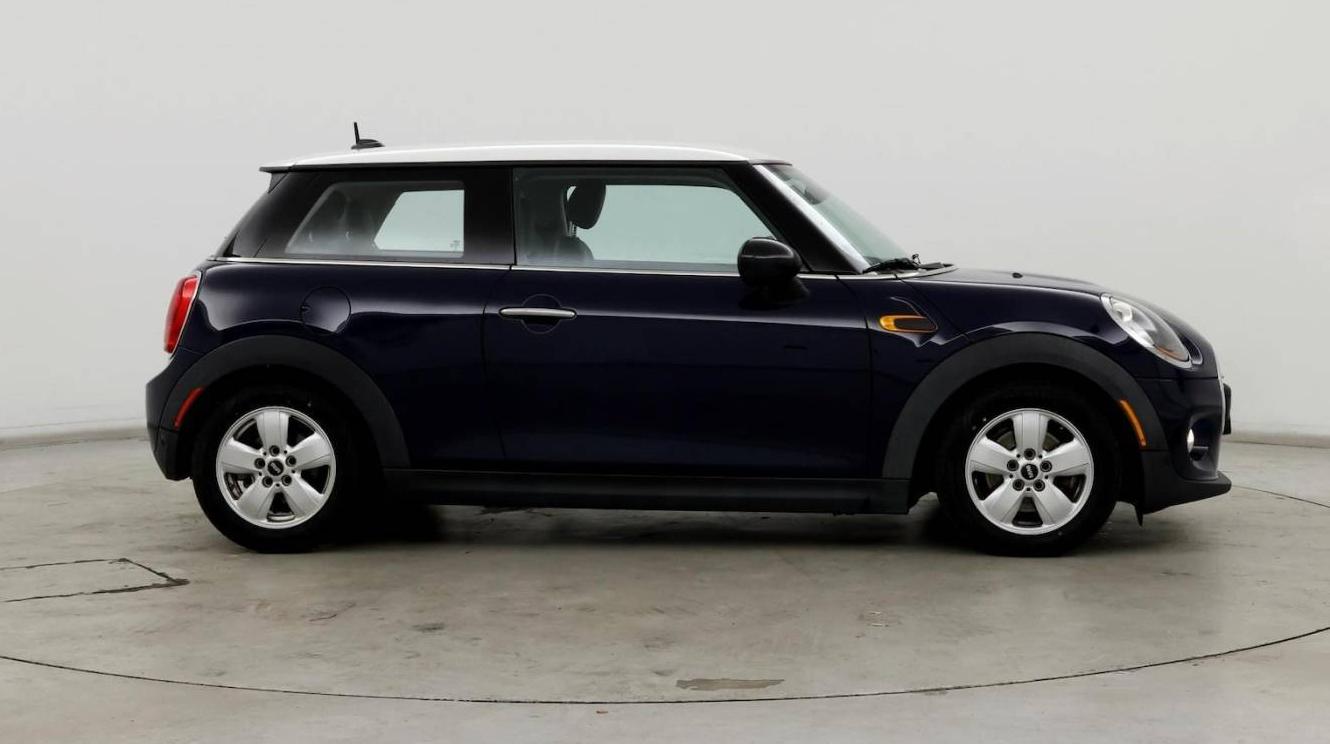 MINI HARDTOP 2018 WMWXP5C57J2G63795 image