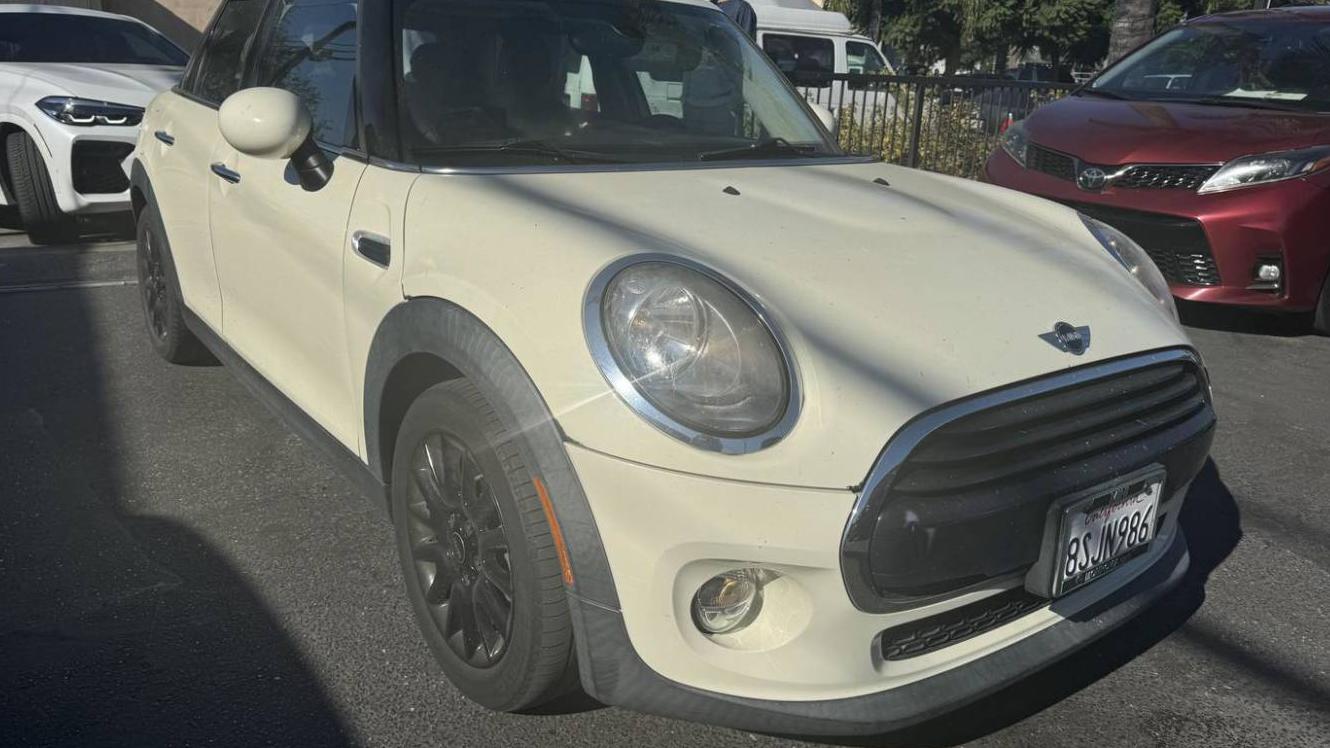 MINI HARDTOP 2018 WMWXU1C58J2F81141 image