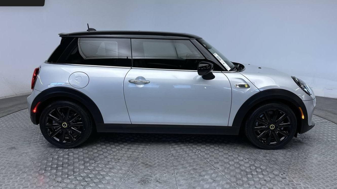 MINI HARDTOP 2021 WMWXP3C06M2N53010 image