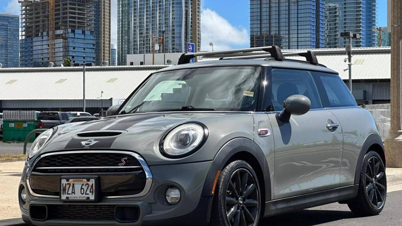 MINI HARDTOP 2017 WMWXP7C38H2A46071 image