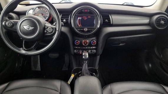 MINI HARDTOP 2017 WMWXP5C58H3B77842 image